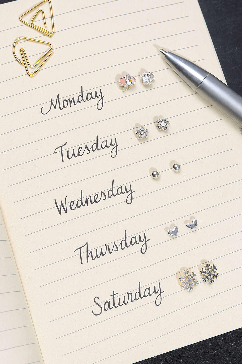 7-Pair Cute Stud Earrings Set for Girls – Weekly Hypoallergenic Earrings with Heart, Star & Snowflake Designs