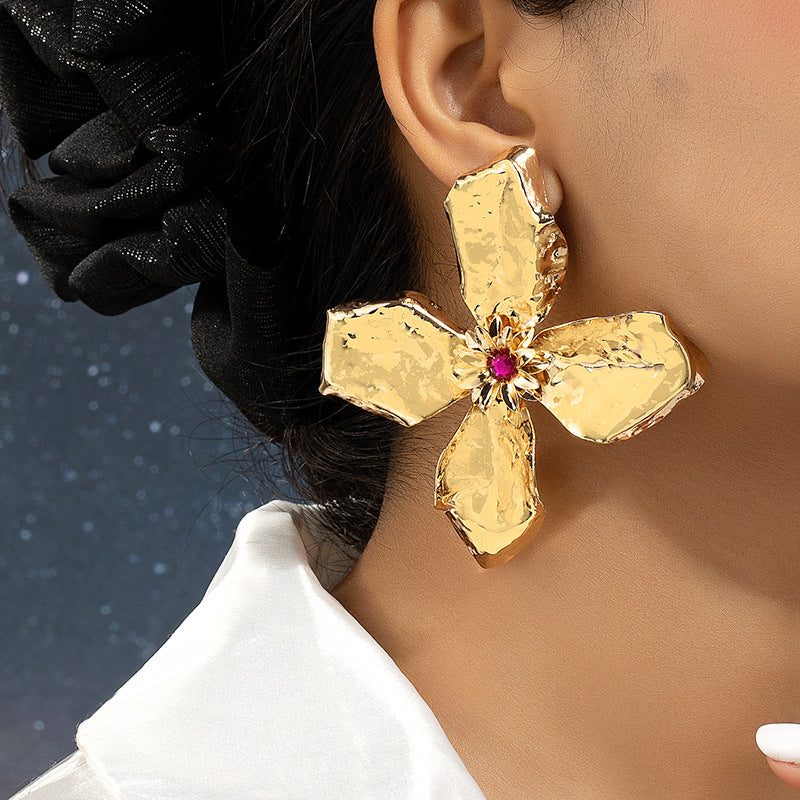 Golden flower ruby stud